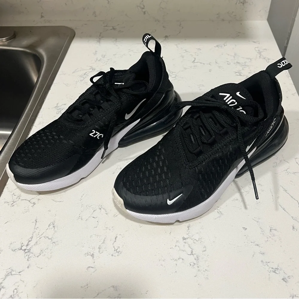 Nike Air Max 270 Black and White Women’s Sneakers - Picture 2 of 12